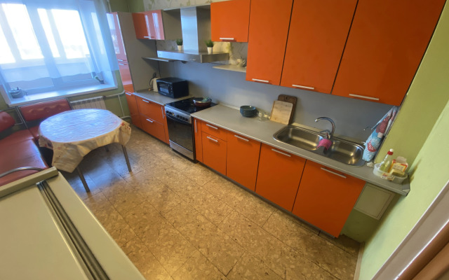 Квартира 3-комнатная Баранского 100