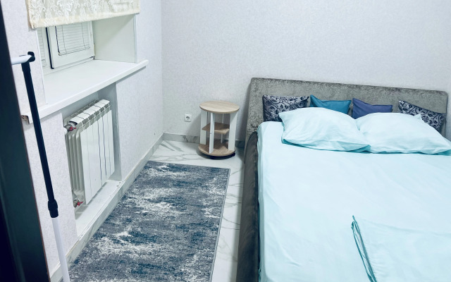 V Tsentre Saratova Flat
