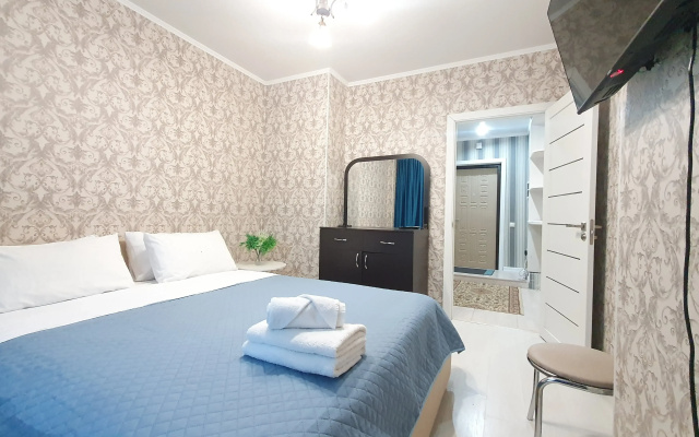 S 2-Mya Krovatyami I Odnomestny Divan V Tsentre Astany Apartments