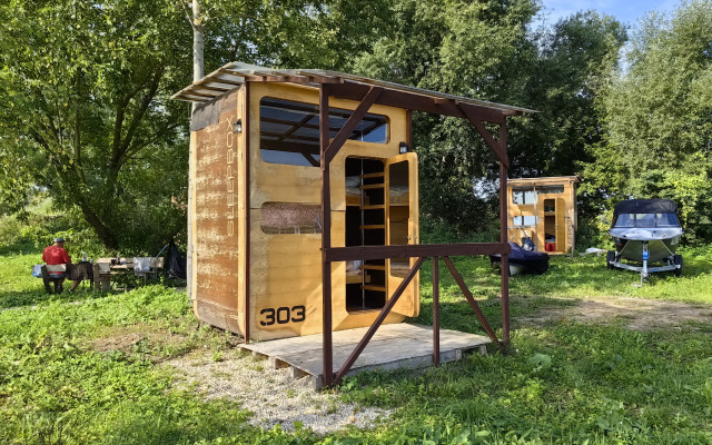 Glamping Nomad by the river