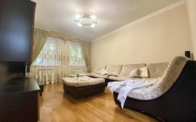 Квартира Трехкомнатная рядом с рынком