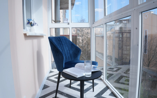 Kvartira stil'naa uutnaa na nabereznoj Volgi