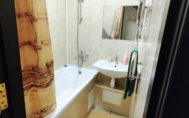 Na Ulitse Krasnykh Partizan 17 Apartament