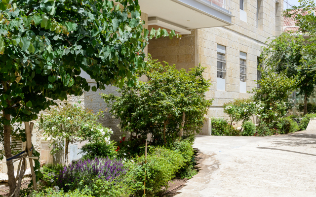 Design & Veranda Near Old City By Feelhome Apartments