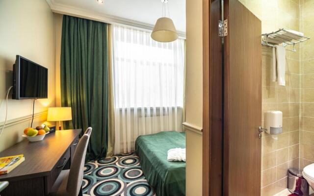 Mildom Hotel