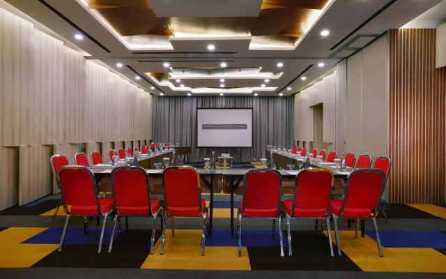 Harper Cikarang Hotel