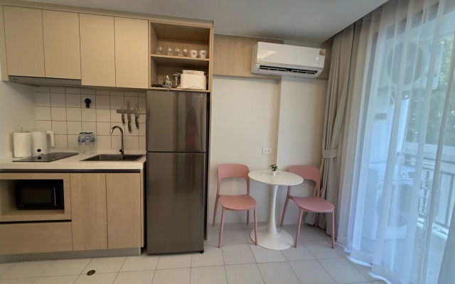 Sovremennaya Ryadom s Plyazhem Kamala Flat