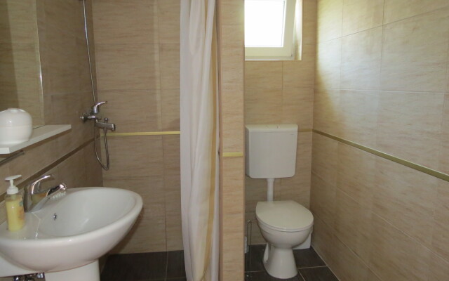 Ana 1/3 Apartments
