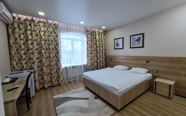 Hotel Postoyaly Dvor