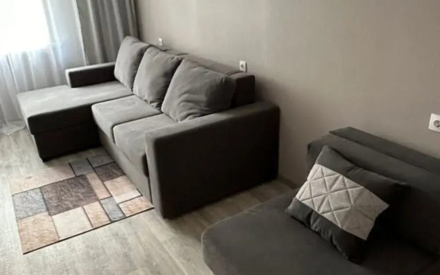 Na Artilleriyskoy 87 Flat