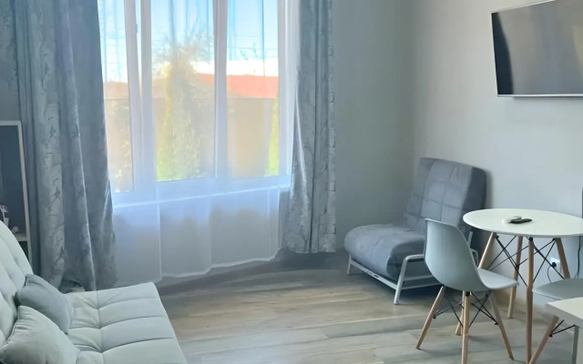 94/Nebolshaya Uyutnaya Studiya dlya Otdyha Apartments