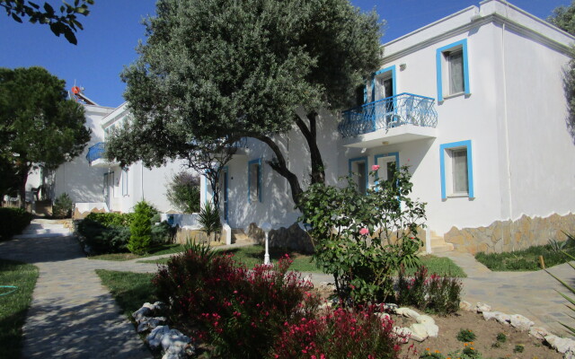 Club Mackarel Hotel