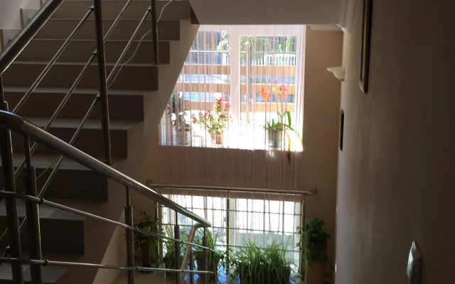 San-Mari Guest House