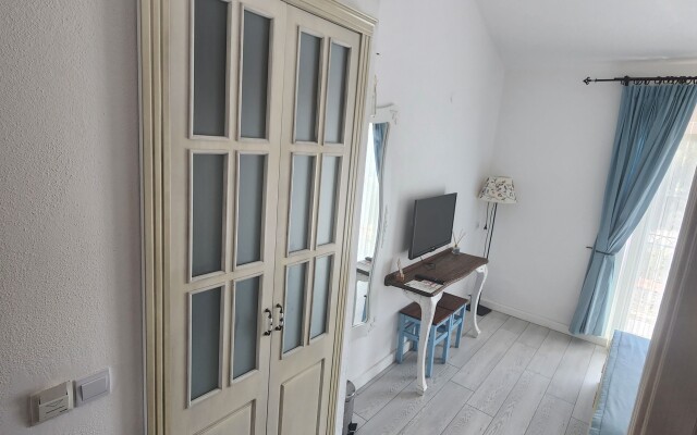 Tarcin Alacati Otel