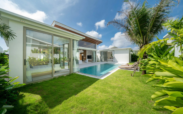 Swimming Pool Villa