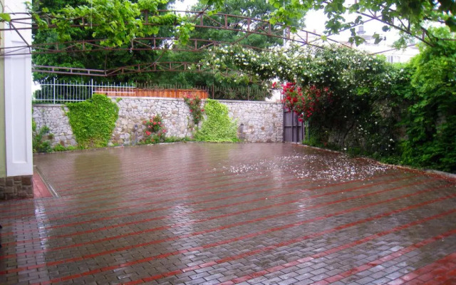 Irina Guest house