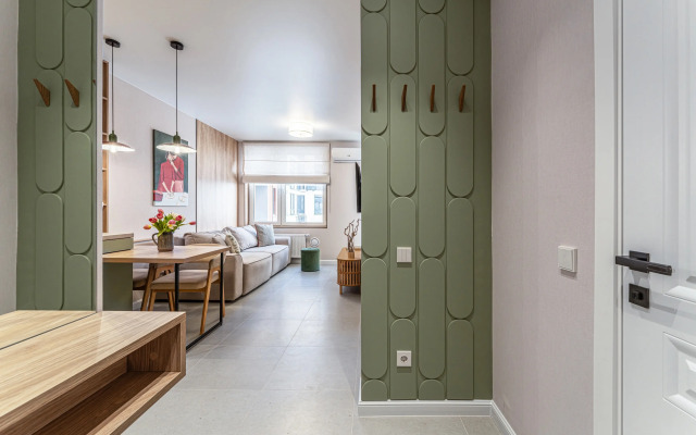 Квартира с отдельной спальней рабочим местом и авторским интерьером