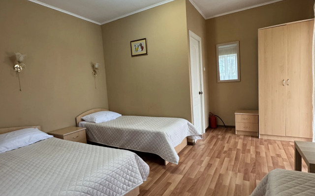 Na Kollektivnoj Guest House