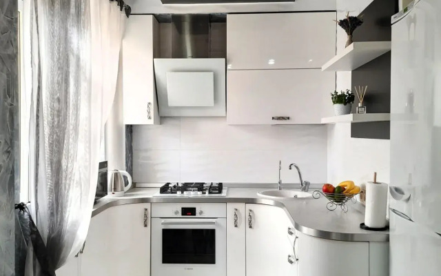 2-Komn. Stilnaya I Atmosfernaya V Tsentre Flat