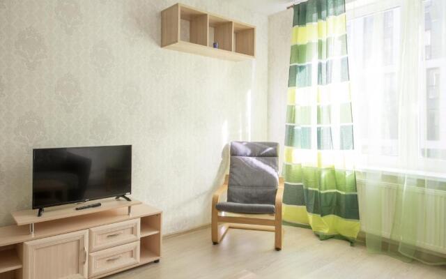 Na Kremenchugskoy 9k2 Apartments