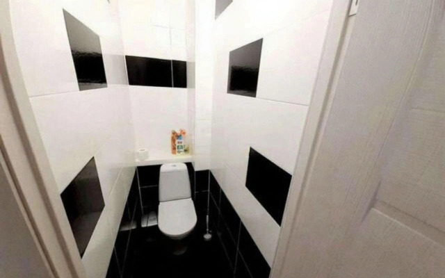 Na Ul. Khimikov, 12a Flat