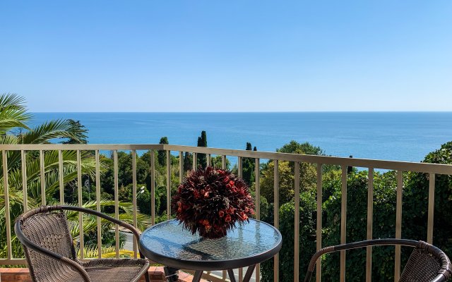 Townhouse Ryadom s morem s basseinom Villa 1