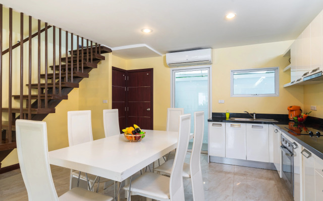 Mountain View near Beach with Terrace & Pool Villa