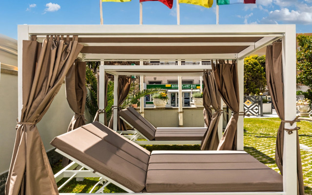 Harmony and Smile Hotel
