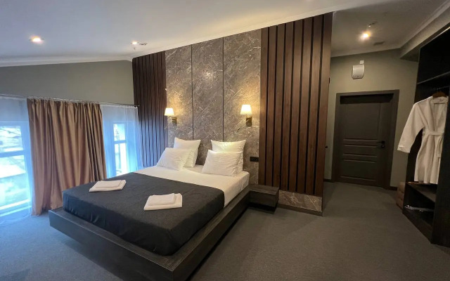 Paradise Hotel