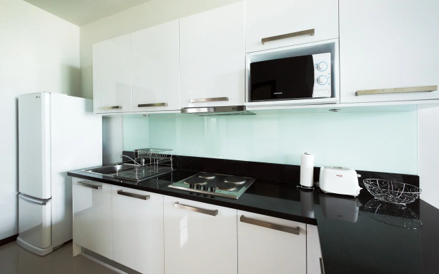 Miriama 2 Bedroom Near Naiharn Beach Villa