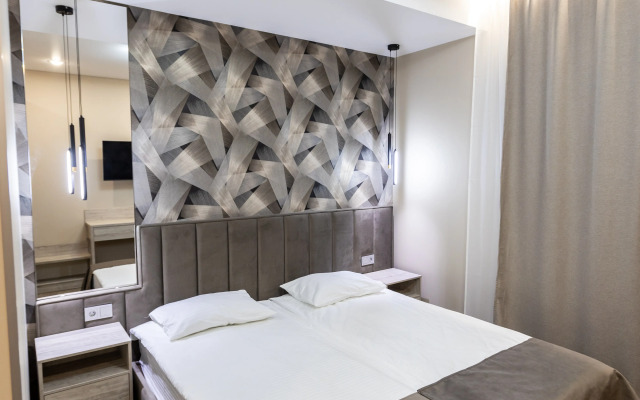 Hotel VS Hotel Hotel