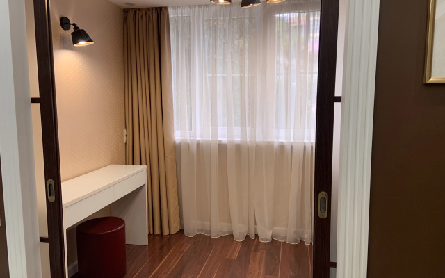 Квартира Уютная в Тихом Центре на Роз 65 10 Минут до Моря