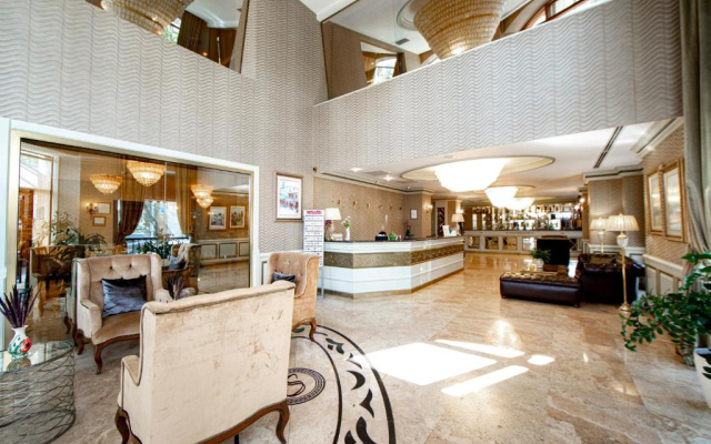 Sapphire Inn