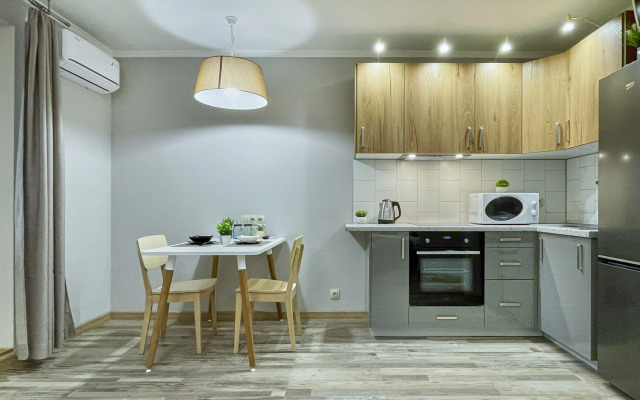 Квартира Уютная и Стильная Студия с Кондиционером в Доме Бизнес-Класса