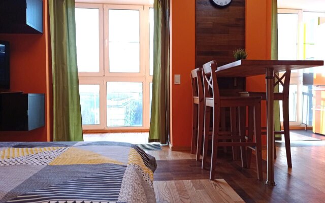 Yevro-apartamenty Lora Home na Yuzhnoy Apartments
