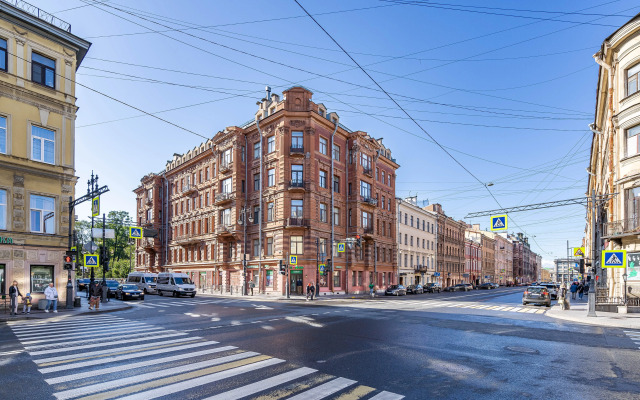 Studiya S Dizaynerskim Remontom V Centre Flat