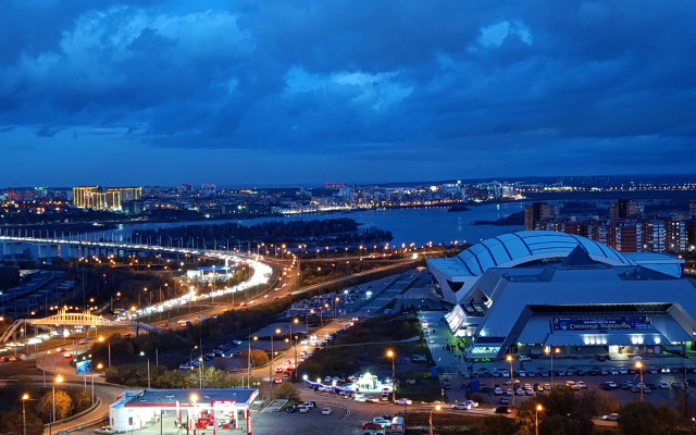 Квартира с видом на ночной город