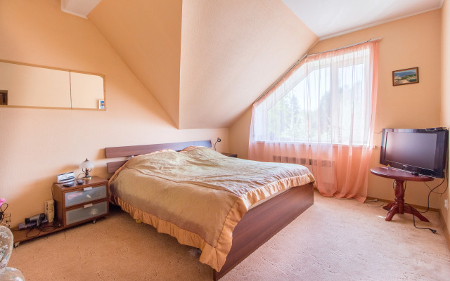 Kottedzh Na Beregu Ozera Private House