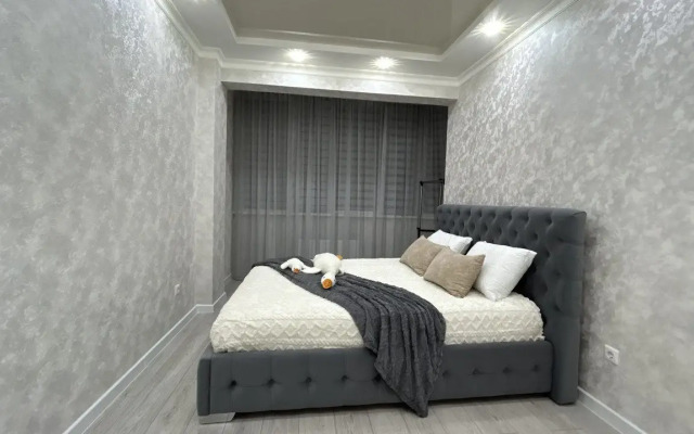 Semeyny Lyuks Apartments