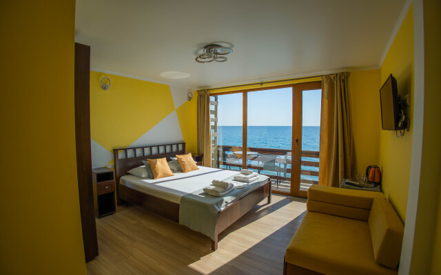 Freedom3 Hotel