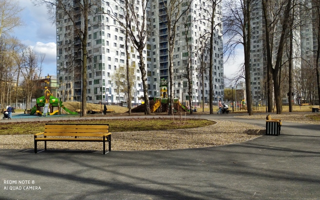 Evrodvuhkomnatnaya na Revolyucii, 52B Flat