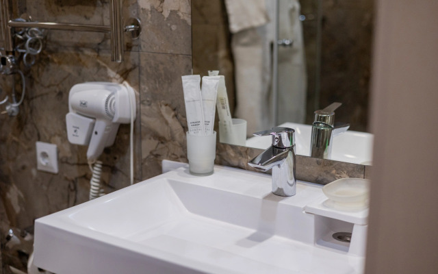 Апартаменты Mirror с красивым видом в Центре Сочи