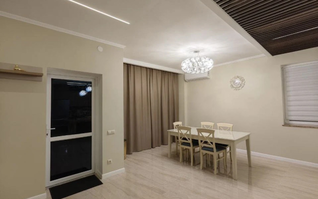 Dom s podogrevaemym basseynom Private house