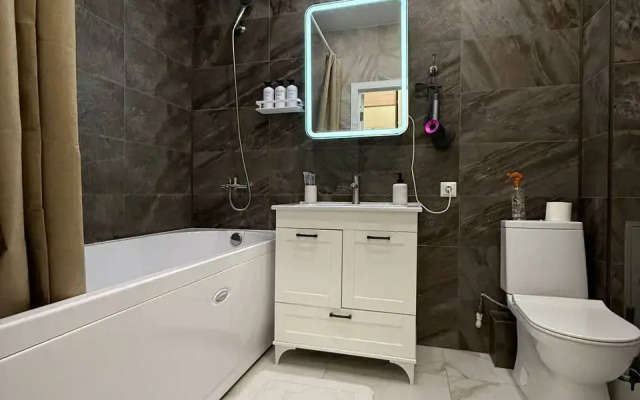 Klacca Lukhury Flat