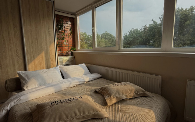 S Akvariumom I Vidom Na Park Apartments