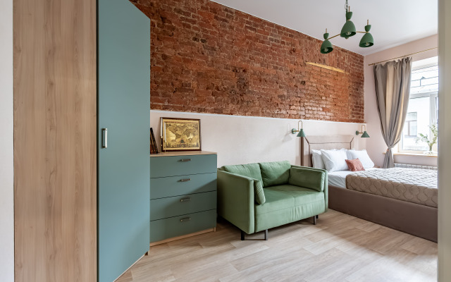 Квартира Яркая студия рядом с Невским Проспектом