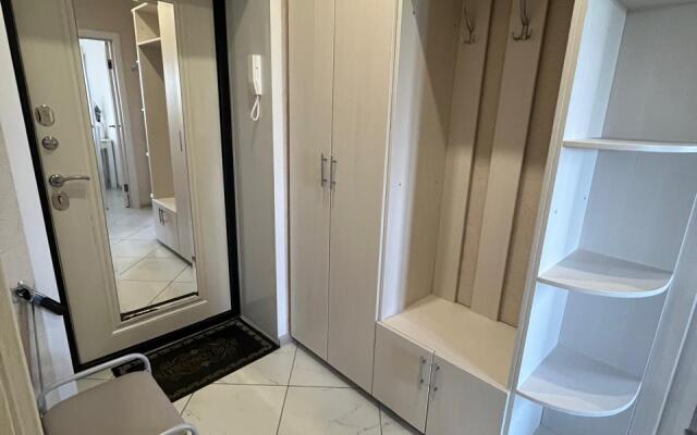 Ya doma na ulitse Cherokmanova 2 Flat