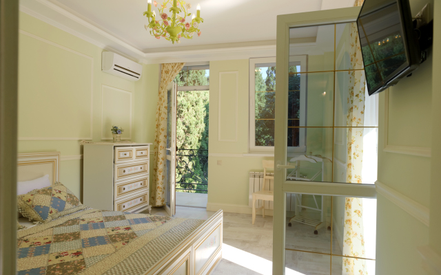 Apartments on Chekhov Street Heart of Yalta