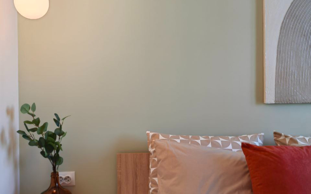 Квартира Стильная с Панорамным Балконом