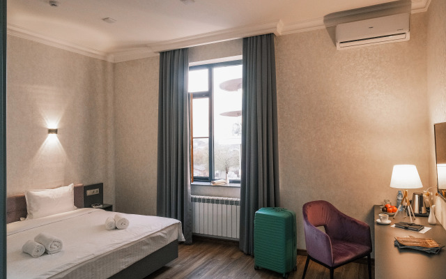 Parklane Hotel
